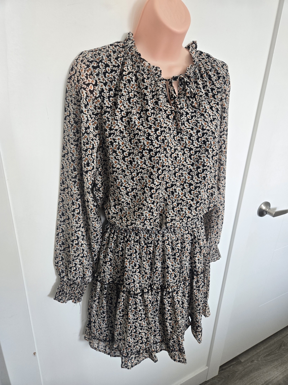 Japna Black and Cream Floral Tiered Mini Dress - Picture 3 of 7